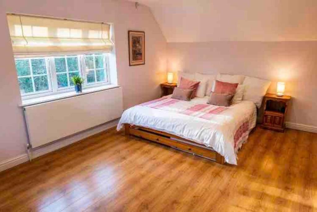 Langford Farmhouse - New Forest National Park Luxury 4Bd, Hot Tub, Cinema, 10 Acres Bartley Екстериор снимка