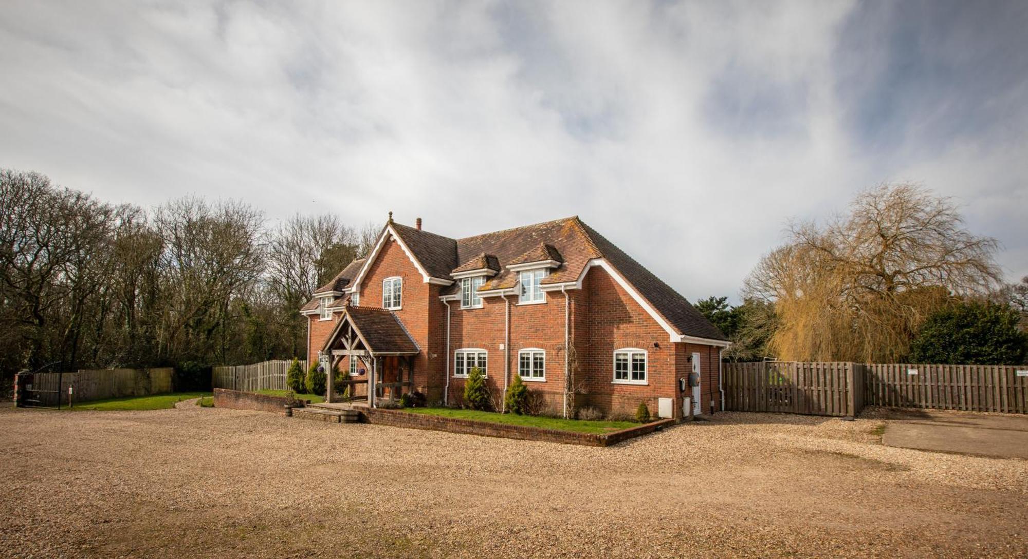 Langford Farmhouse - New Forest National Park Luxury 4Bd, Hot Tub, Cinema, 10 Acres Bartley Екстериор снимка